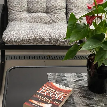 2 Bd Downtown With Private Parking 400 Meters Walk To The Сasa de vacaciones *