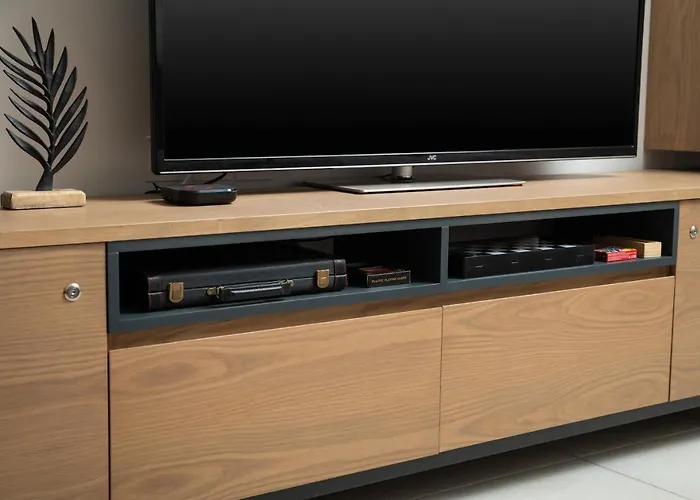 2 Bd Downtown With Private Parking 400 Meters Walk To The *