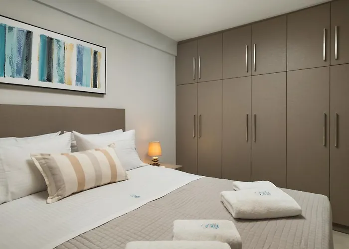 2 Bd Downtown With Private Parking 400 Meters Walk To The * Χανιά