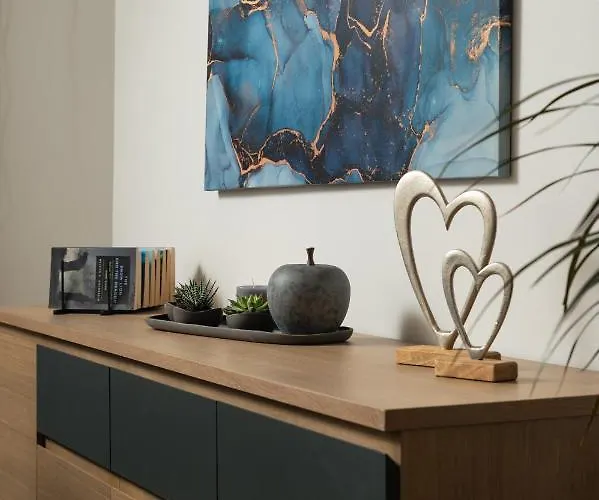 2 Bd Downtown With Private Parking 400 Meters Walk To The