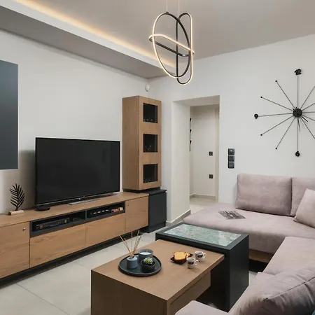 2 Bd Downtown With Private Parking 400 Meters Walk To The *