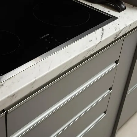 Дом отдыха 2 Bd Downtown With Private Parking 400 Meters Walk To The