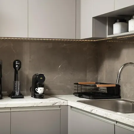Hébergement de vacances 2 Bd Downtown With Private Parking 400 Meters Walk To The La Canée