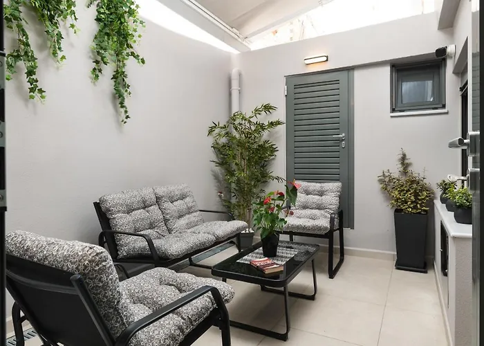 Дом отдыха 2 Bd Downtown With Private Parking 400 Meters Walk To The Ханья