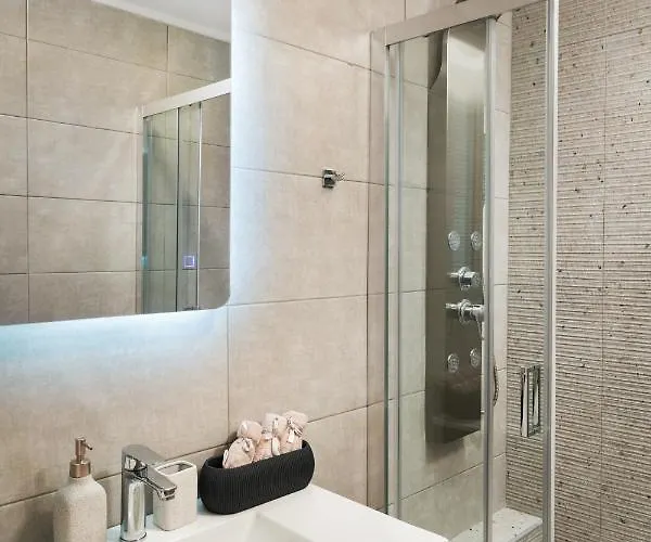 Feriehus 2 Bd Downtown With Private Parking 400 Meters Walk To The