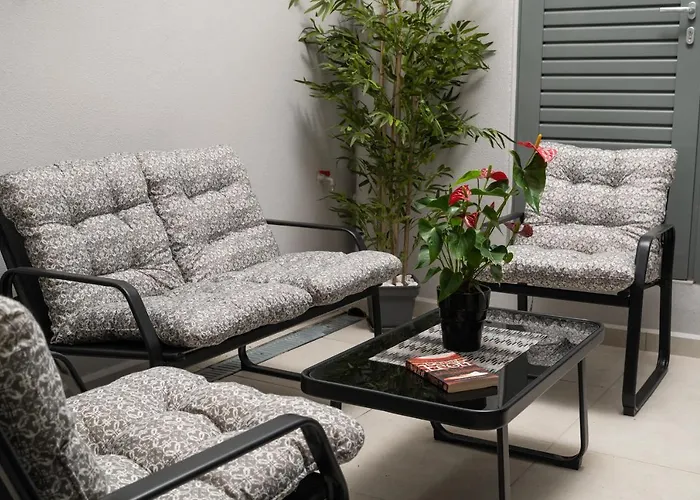 2 Bd Downtown With Private Parking 400 Meters Walk To The Дом отдыха